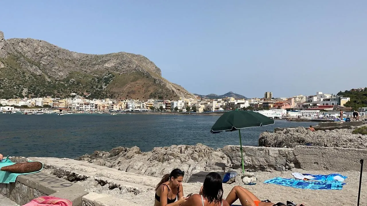 La Casetta Di Mavi Palermo 2*,